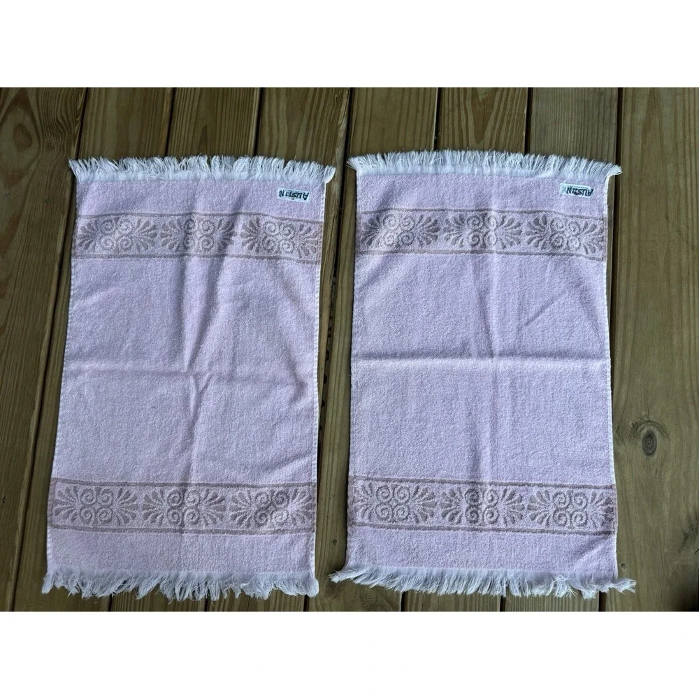 2 Vintage MCM Cannon Monticello Pink Sculpted Hand Towels
